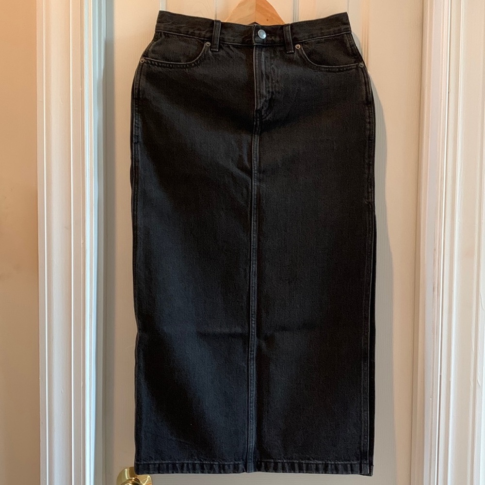 Aritzia Skirt | Tna | Size 2 | New with Tag